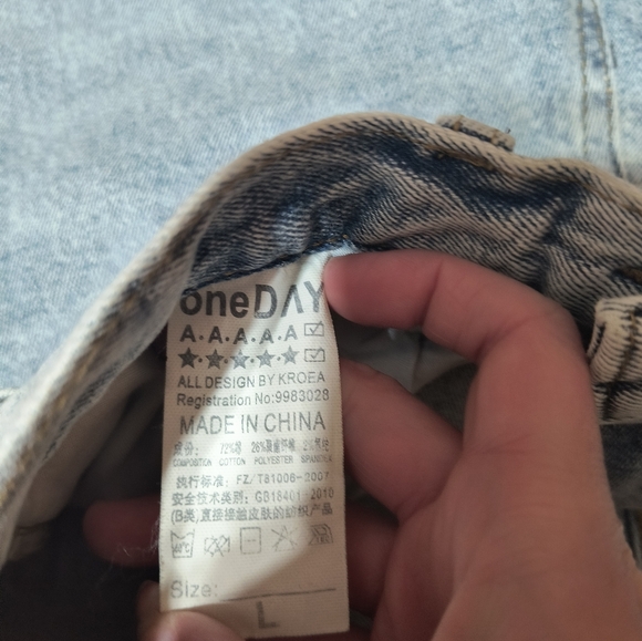 NWT OneDay jeans, women's large W29", L25", distressed - Picture 6 of 12
